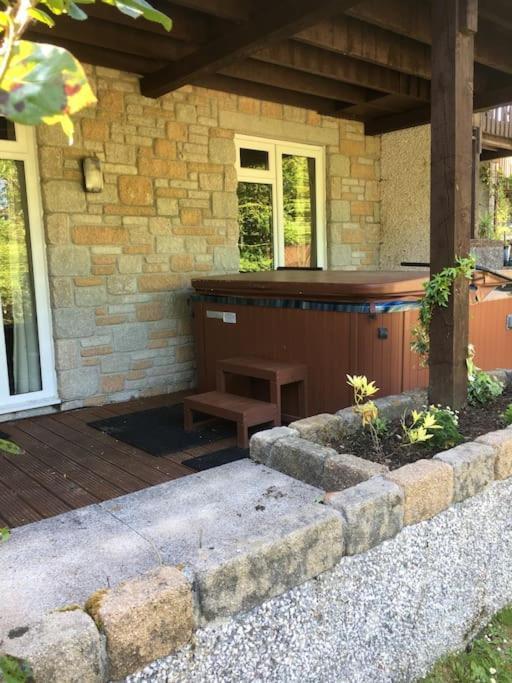3 Bedroom Lodge With Hot Tub On Lovely Quiet Holiday Park In Cornwall Gunnislake Esterno foto